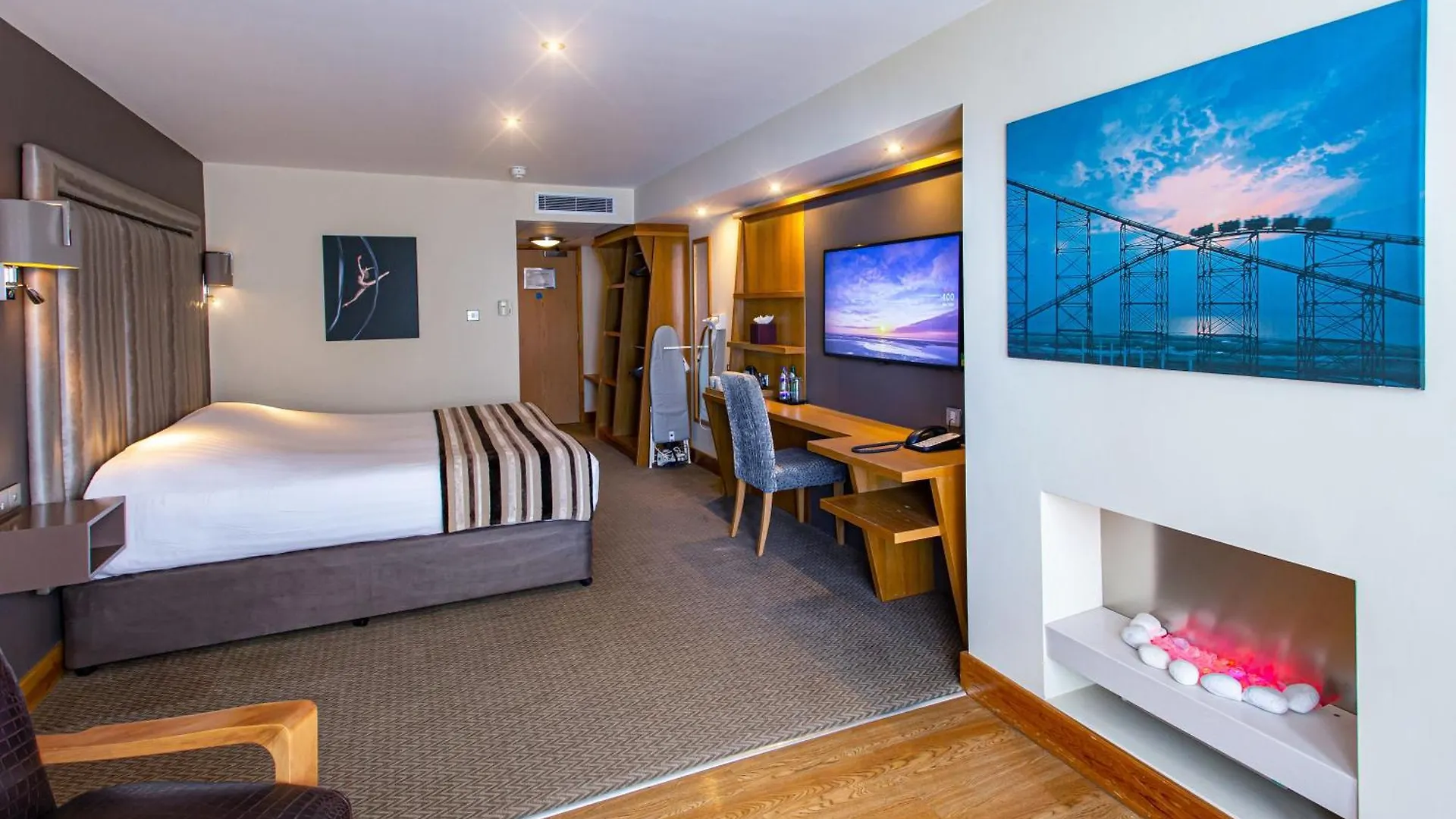 The Big Blue Hotel - Blackpool Pleasure Beach